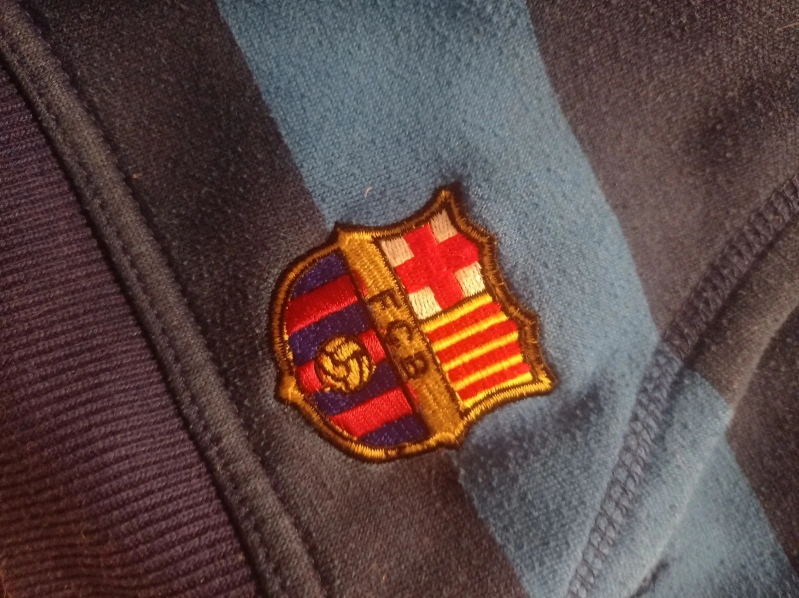Barça FCB sweatshirt size 8 – photo 4